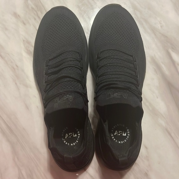 APL Other - Athletic propulsion labs (APL) black tech loom breeze